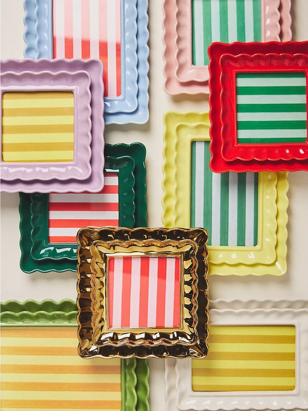 New Anthropologie x Maeve Philippa Scalloped 4x4 Red Picture Frame - Picture 3 of 3